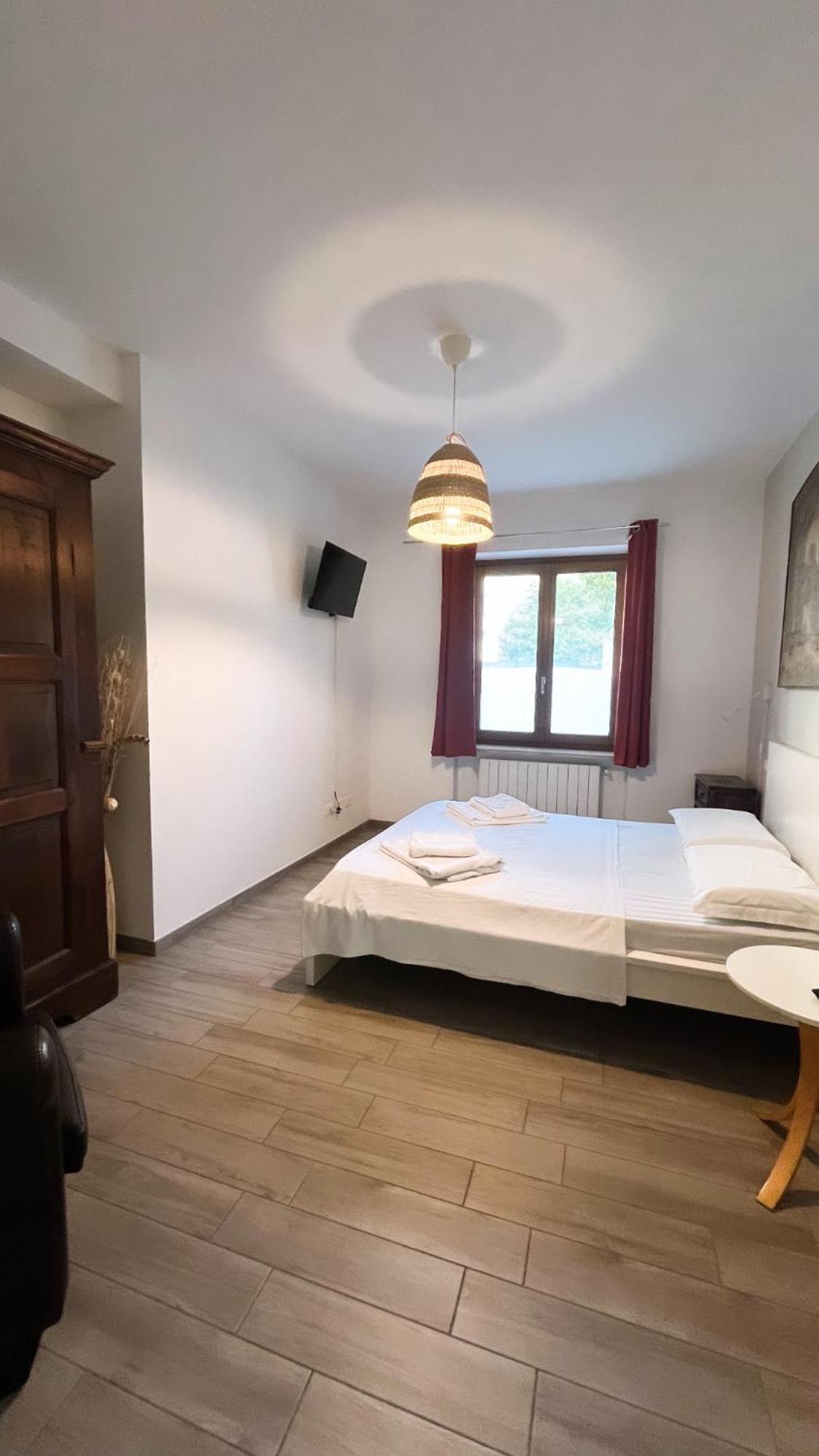 Santa Caterina Apartment Crema Exterior photo